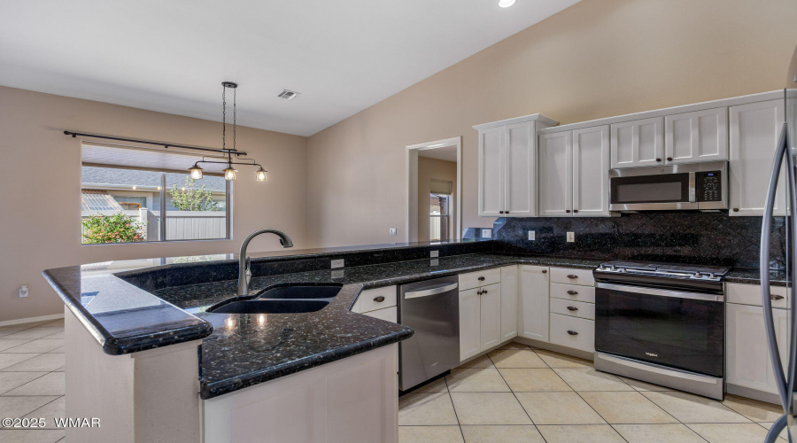 1058EAdamsSt-Snowflake-AZ-11