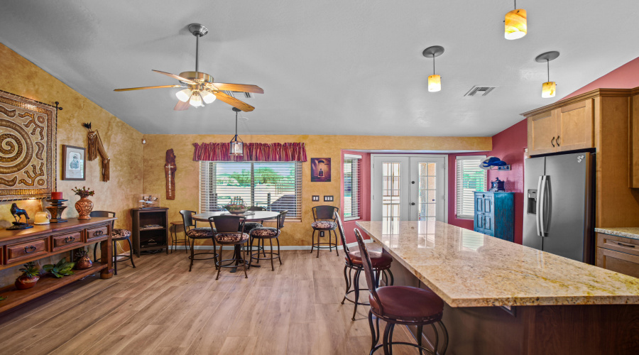 Kitchen/Dining Area