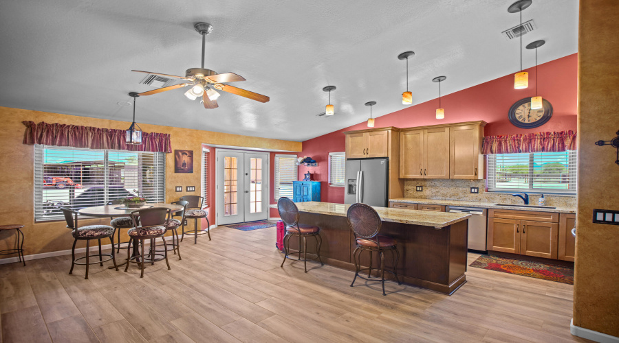 Kitchen/Dining Area