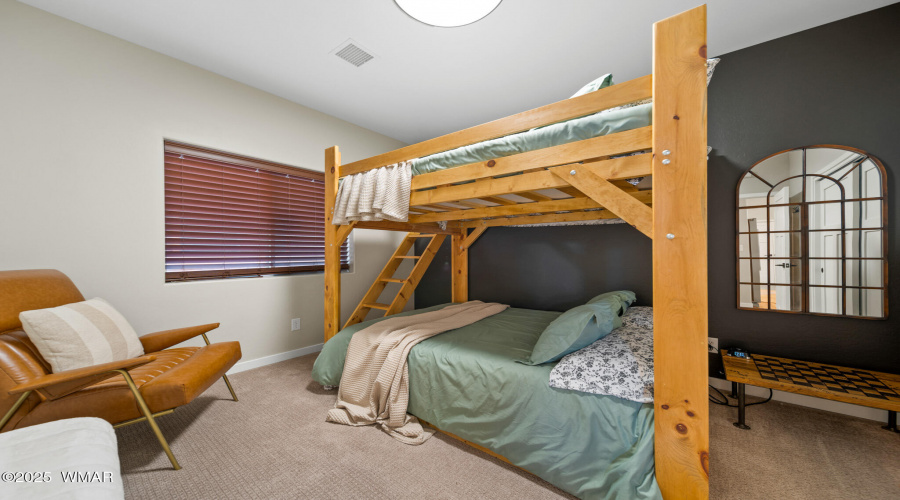2004 N Lake Breeze Road, Lakeside
