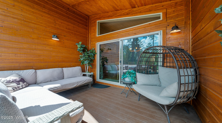 2004 N Lake Breeze Road, Lakeside