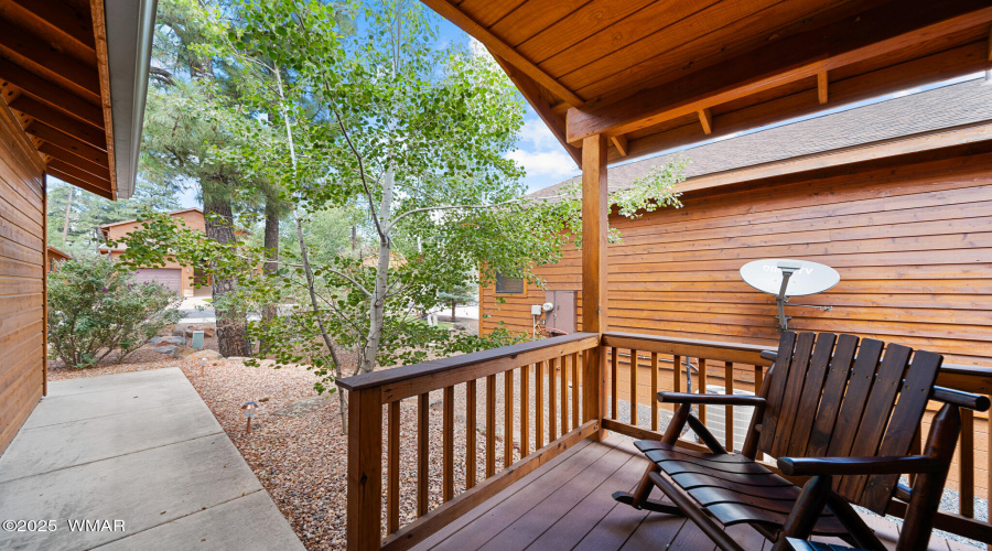2004 N Lake Breeze Road, Lakeside