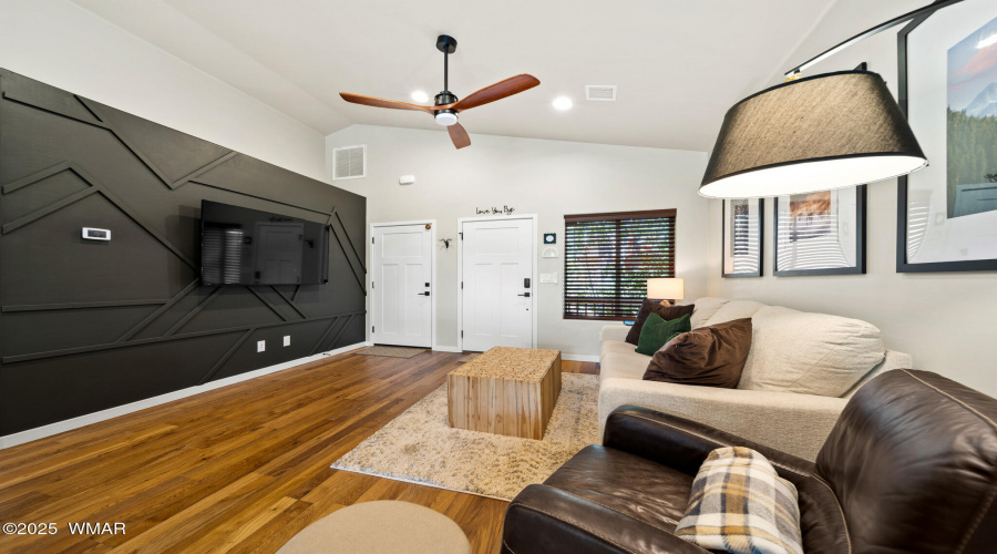 2004 N Lake Breeze Road, Lakeside