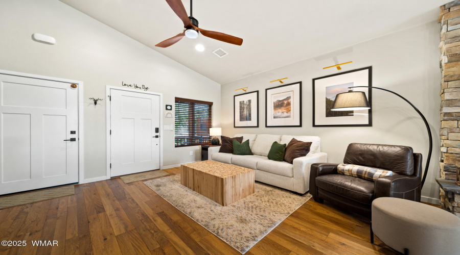 2004 N Lake Breeze Road, Lakeside