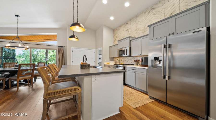 2004 N Lake Breeze Road, Lakeside