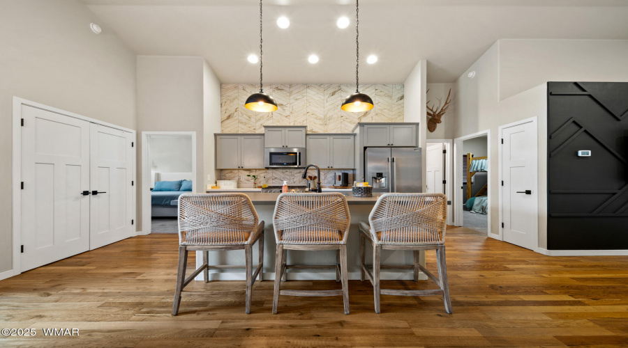 2004 N Lake Breeze Road, Lakeside
