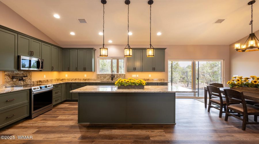 Kitchen/Dining