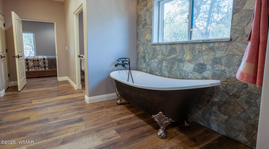 Soaking Tub in Primary En Suite
