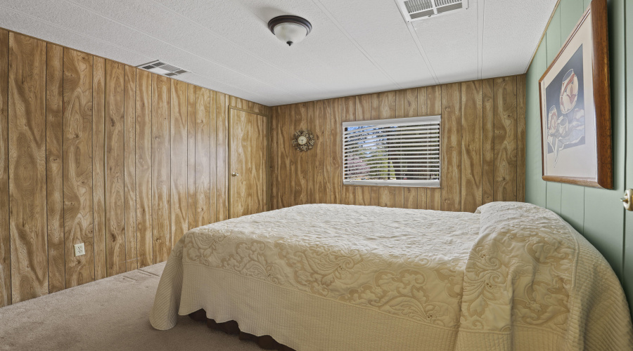 Guest Bedroom 2 (2)