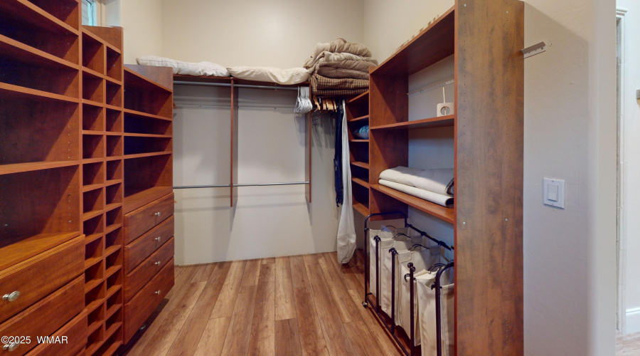Mastr Closet