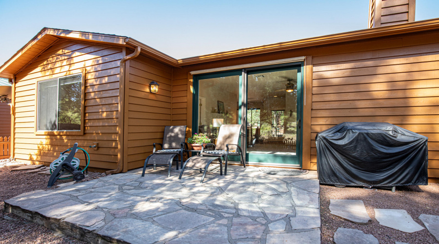 Backyard flagstone  patio