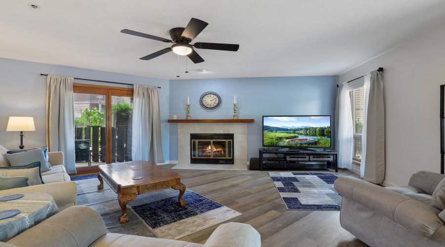 Living Room (1)