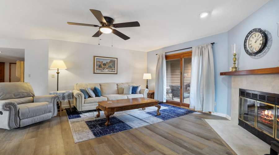 Living Room (2)