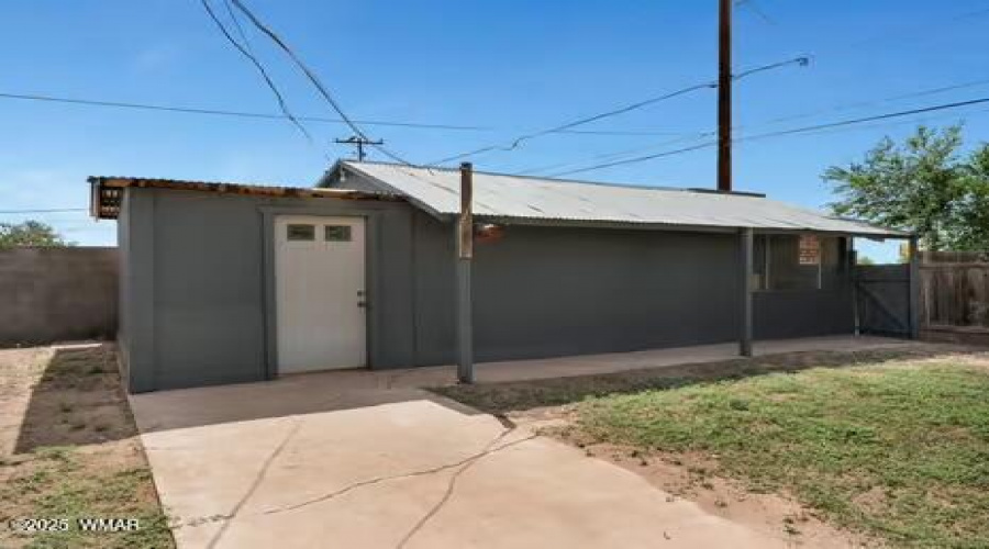 Utility building