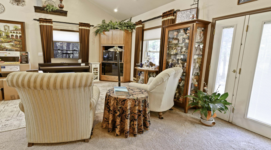 C living area (8)
