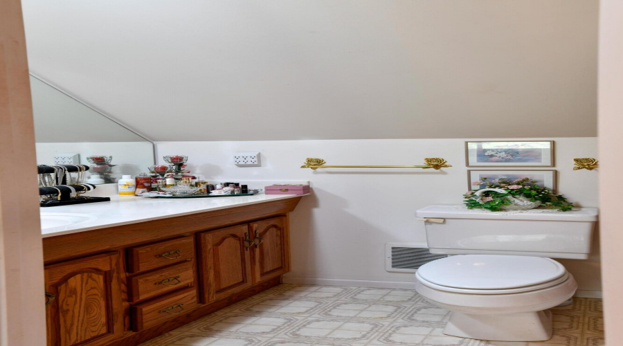 Upstairs master bath