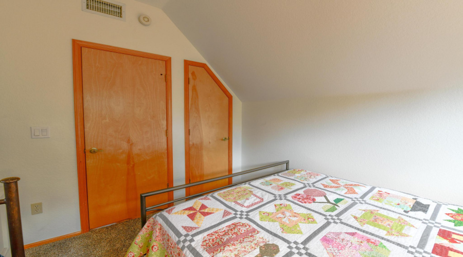UPSTAIR BDRM 2