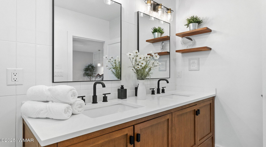 Primary Dual Sinks