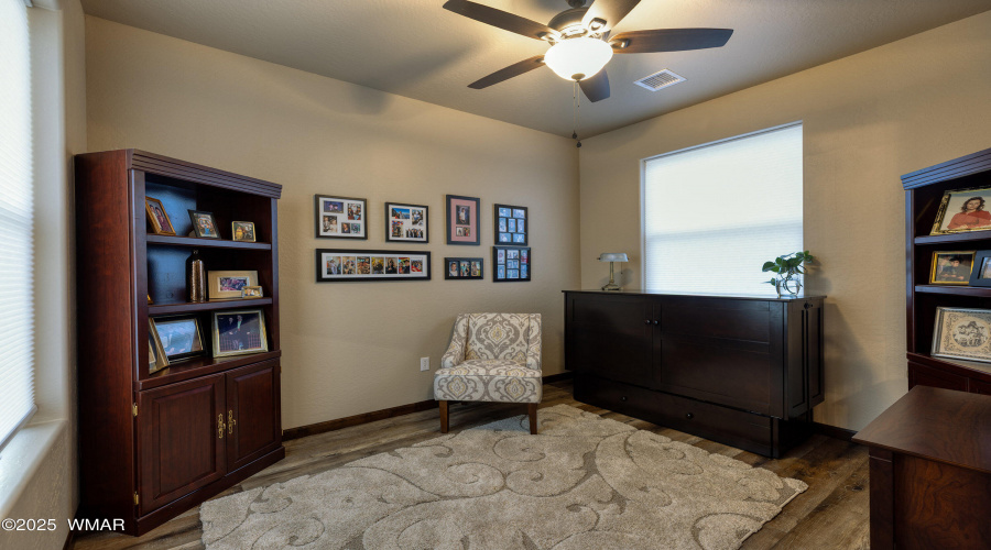 Den optional bedroom