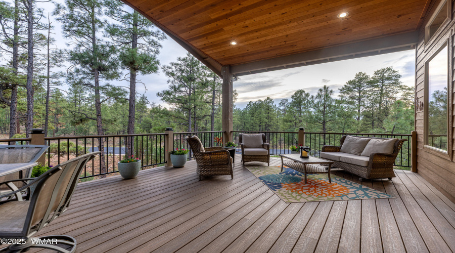 Beautiful, large deck for relaxation