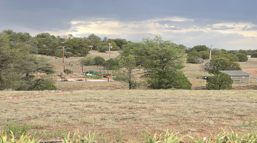 2.5 Acres E End Garden & Wells