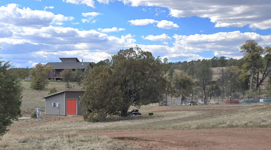 2.5 Acres from Easemt SE corner