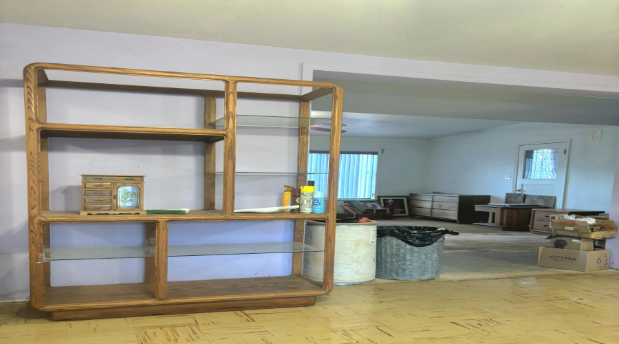 Front Rm twd Living Rm