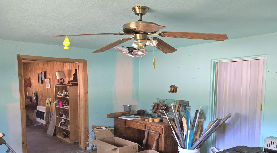 Turquoise Bdrm Closet
