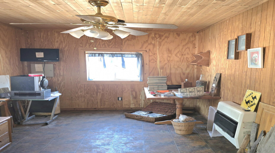 Craft room Window on N