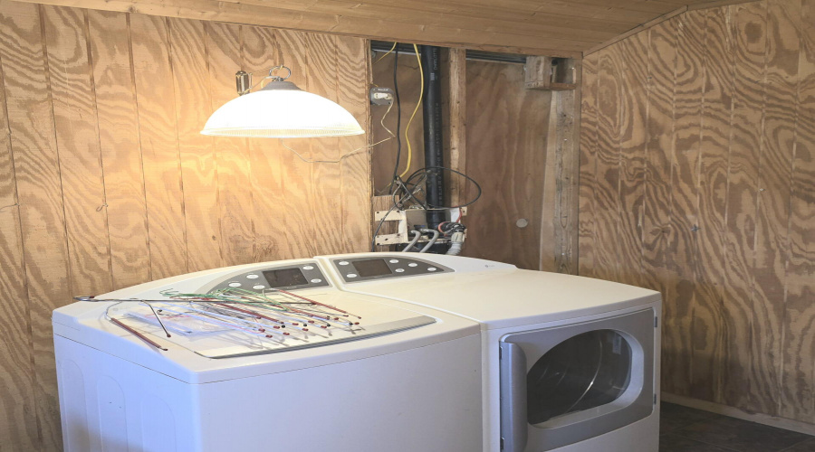 Laundry HookUps in Bath 2