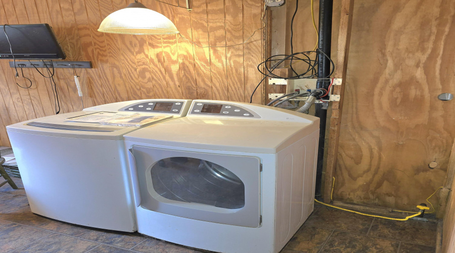 Laundry HookUps in Added Bath