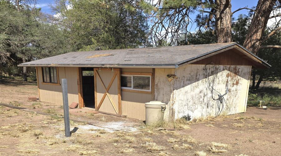 Storage Shed fr SW