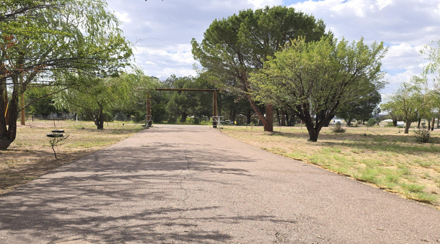 Driveway to Hwy