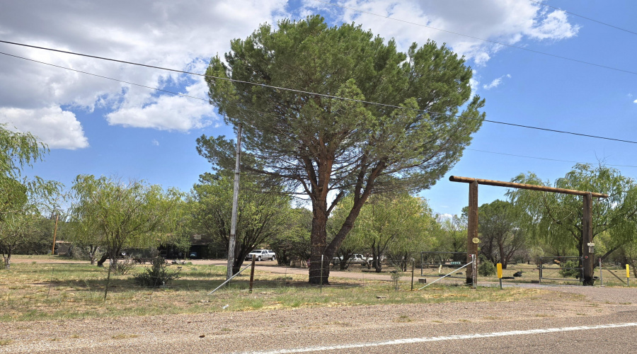 2.58 ACRES Entrance Gate