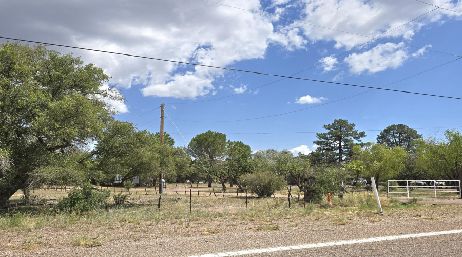2.58 ACRES NW Corner