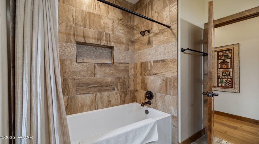 Shared Bathroom Tub/Shower