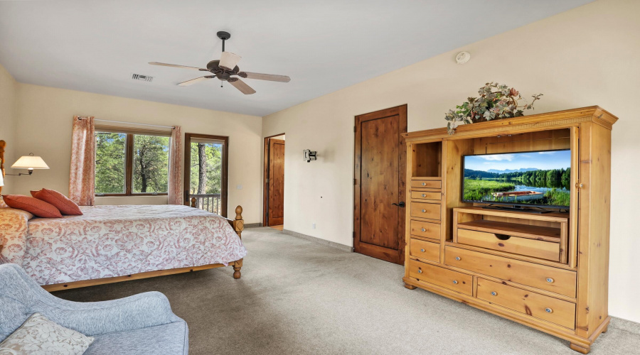 Master Bedroom (2)