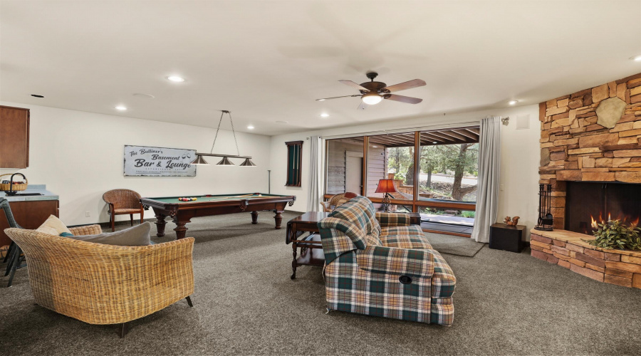 Family Room (1)