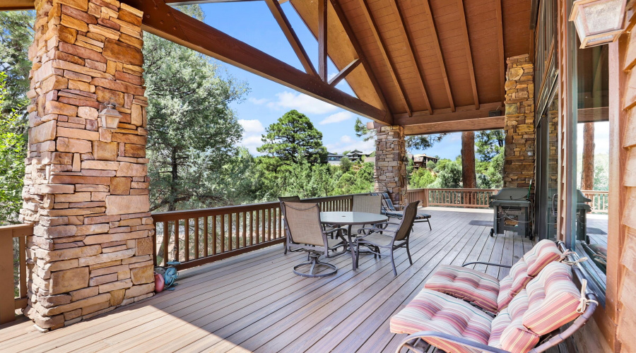 Front Covered Deck (2)