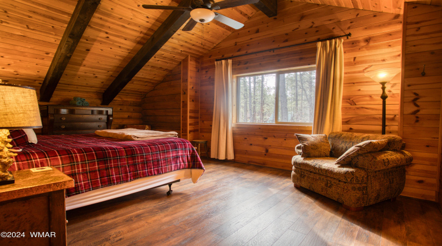 Spacious Master with sitting area