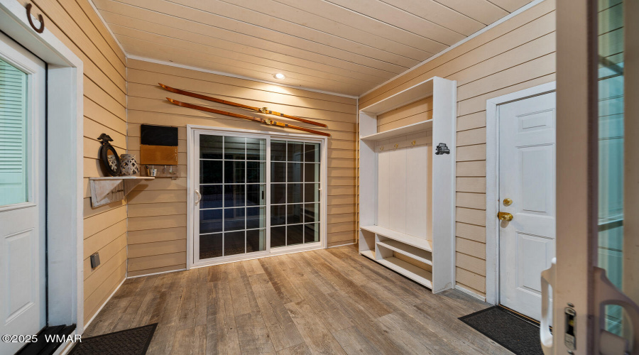 H inside breezeway mud room