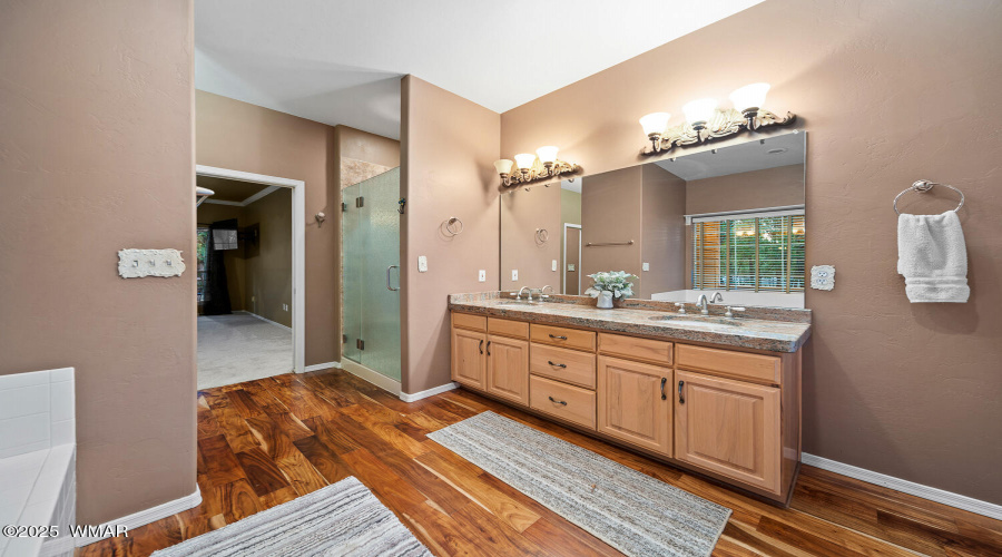 H ensuite double vanity & shower