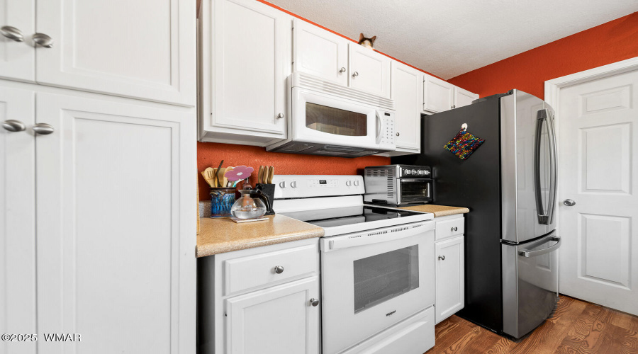 Plenty of Cabinets
