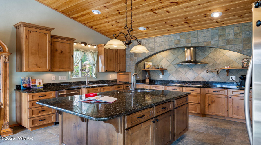 KITCHEN 1