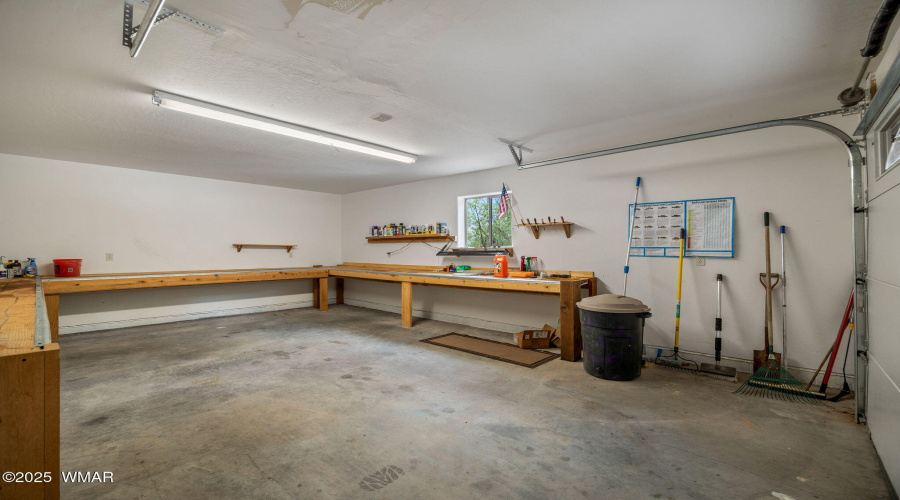FINISHED GARAGE