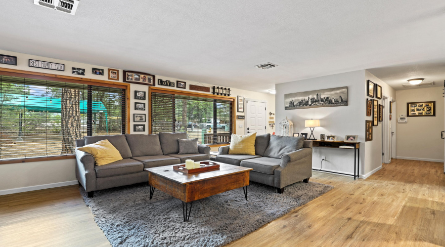 Living Room (3)