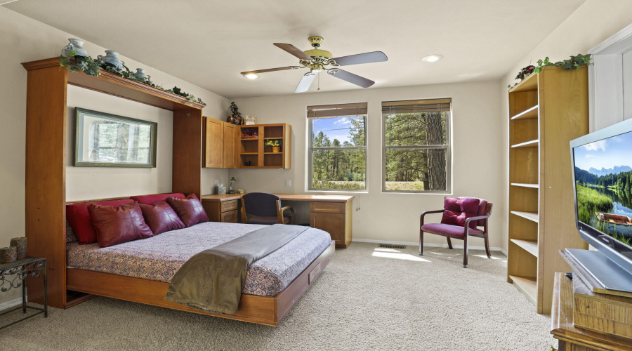 Bedroom/bonus room