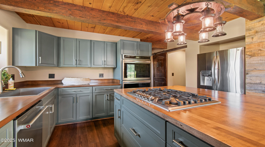 Kitchen w/ island