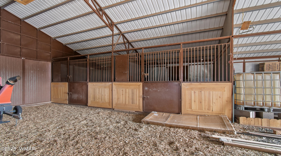 4-stall barn