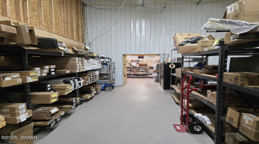 Interior_Warehouse_20250816_195407